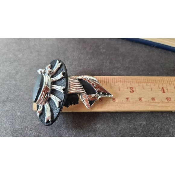 Torino Woman in Hat Brooch - Picture 6 of 10